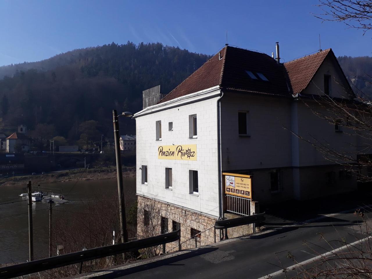 Penzion Privoz Hřensko エクステリア 写真